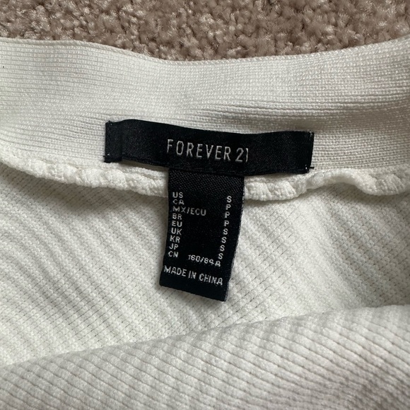 White Ribbed Women's Top - Picture 2 of 2